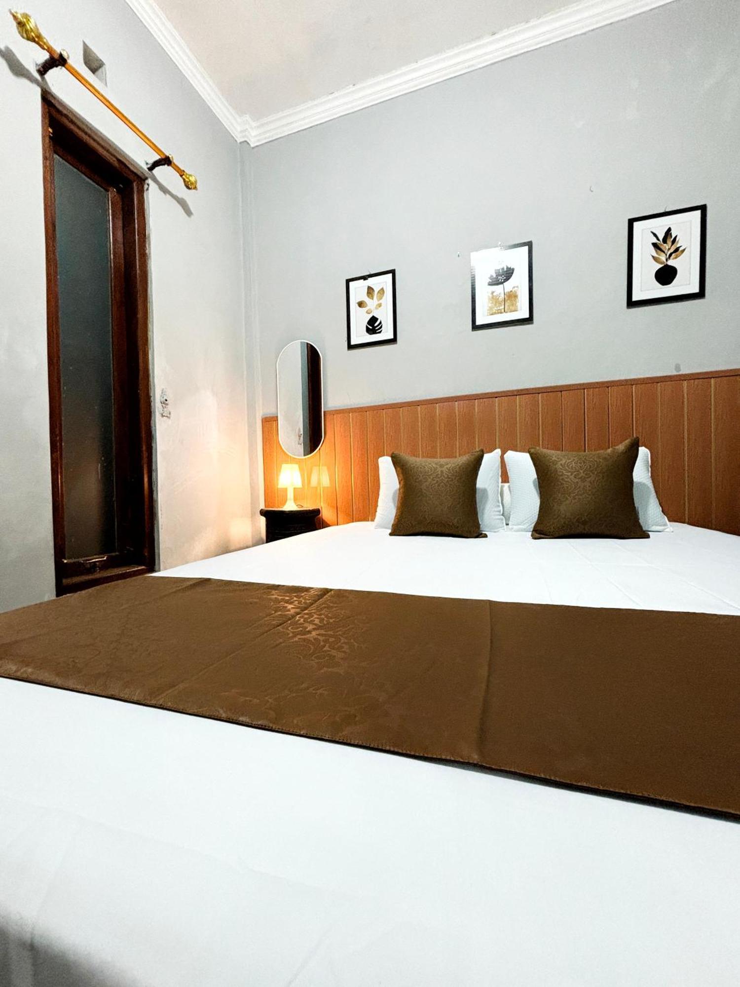 Jogja Day Inn Джокякарта Екстериор снимка