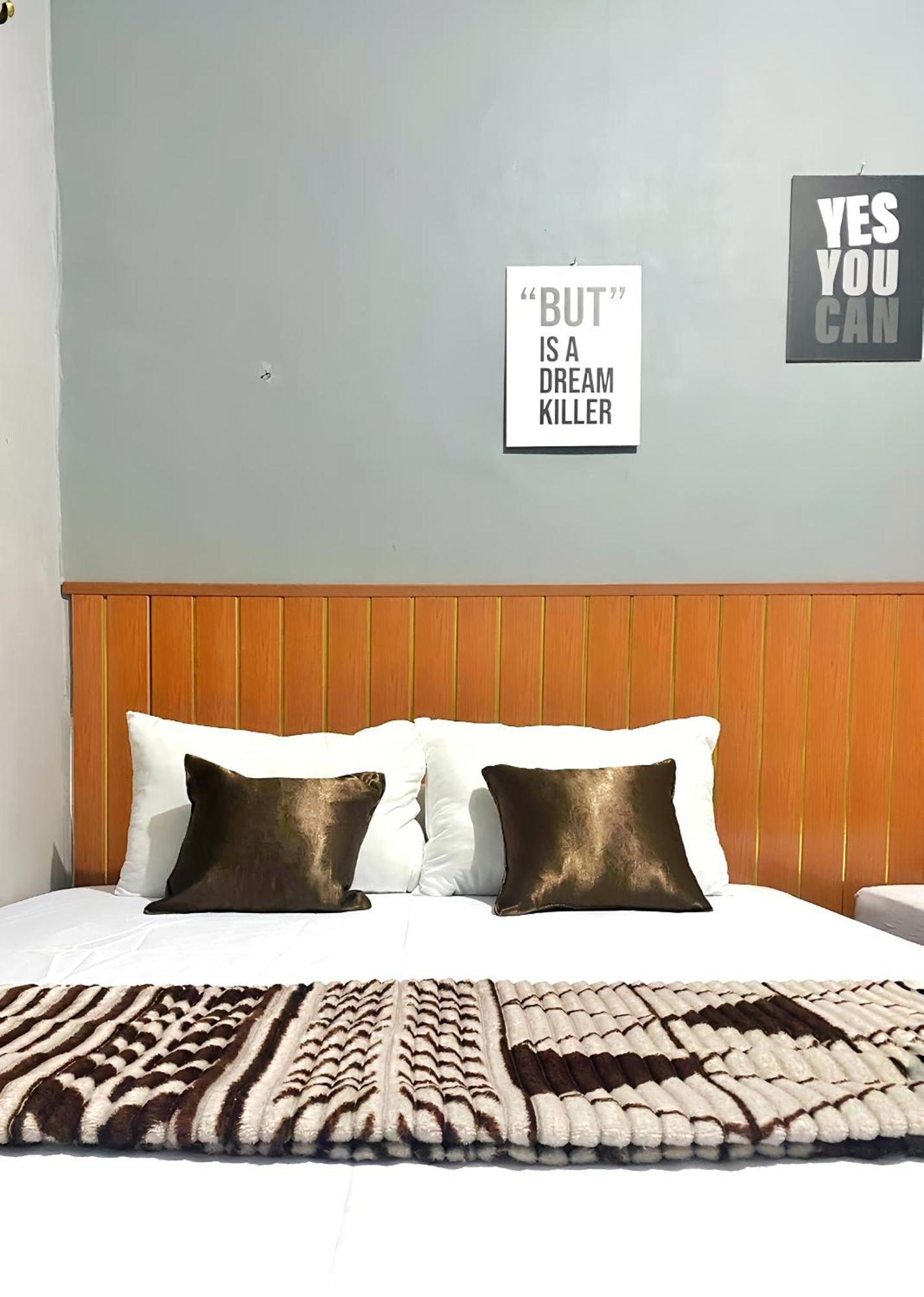 Jogja Day Inn Джокякарта Екстериор снимка